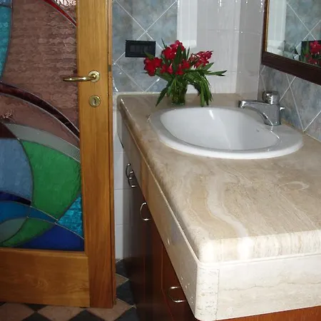 בית נופש Casa Aldo Sottobomba Beach *